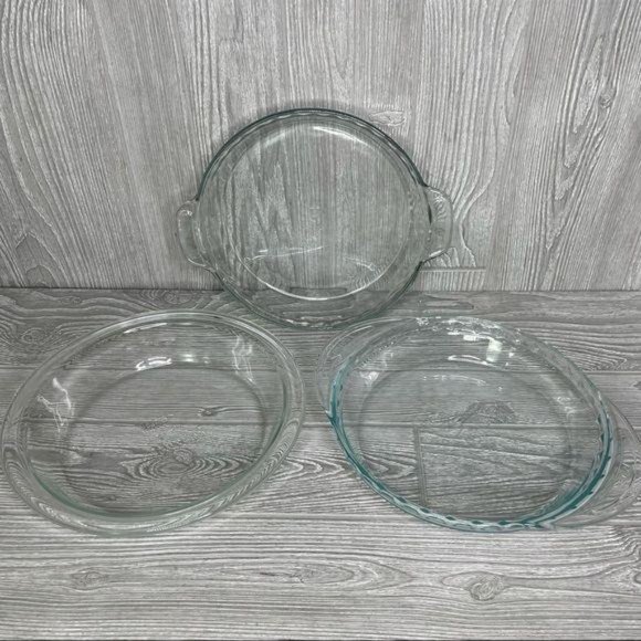 3 pie dishes Pyrex , anchor & hocking , oxo baking cookware - Picture 1 of 4